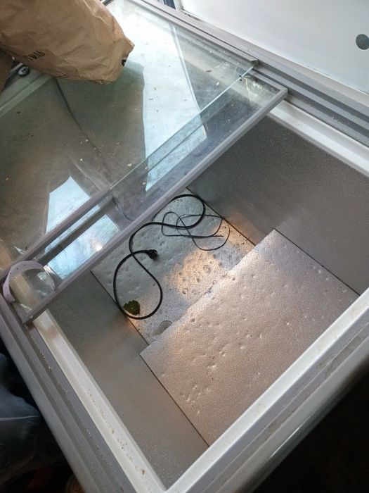 Продам морозильник