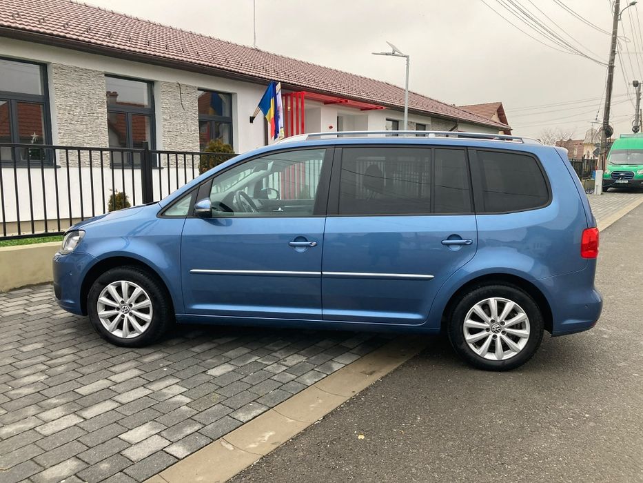VOLKSWAGEN Touran 2011 — imagine 5