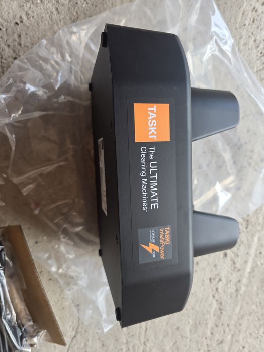 Mașină profesională spălat pardoseli TASKI Ultimaxx 360 Noua nefolosita