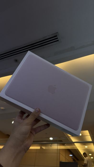 MakBook Neo 8/256 gb pink