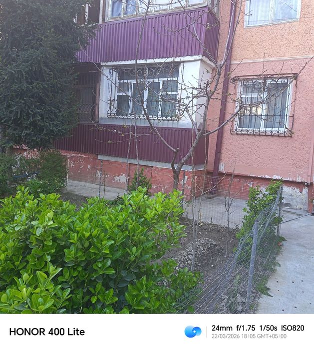 Срочно продаëтся 3 ком квартира на 1-этаже в микрорайоне