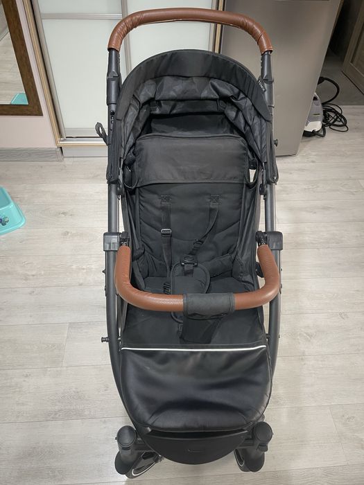 Продам детскую прогулочную коляску tomix
