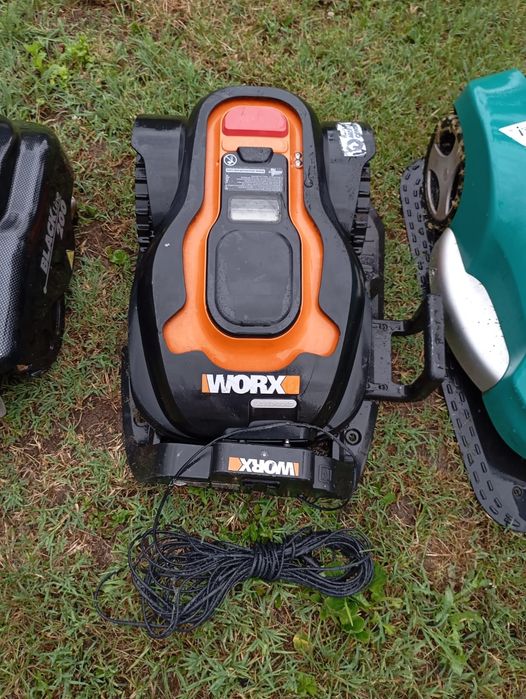 Robot gazon masina tuns iarba