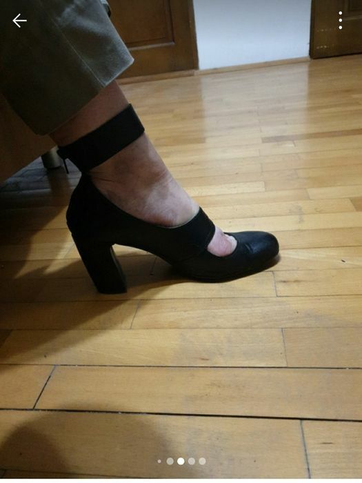 Pantofi cu baretă pe gleznă