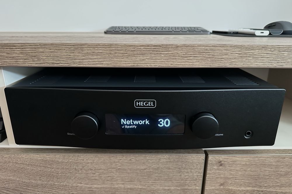 Vand amplificator Hegel H190v