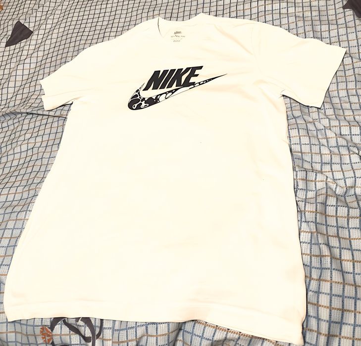 Мъжка тениска NIKE (Размер L) – Чисто нова, с ефектно лого / Оригинал