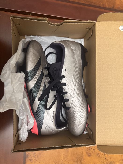 Оригиналтные Бутсы Adidas Predator