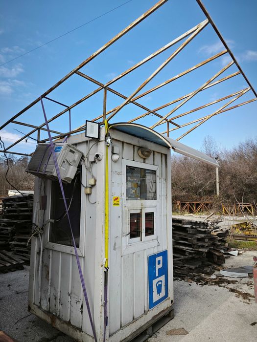 Охранителна кабина с оборудване