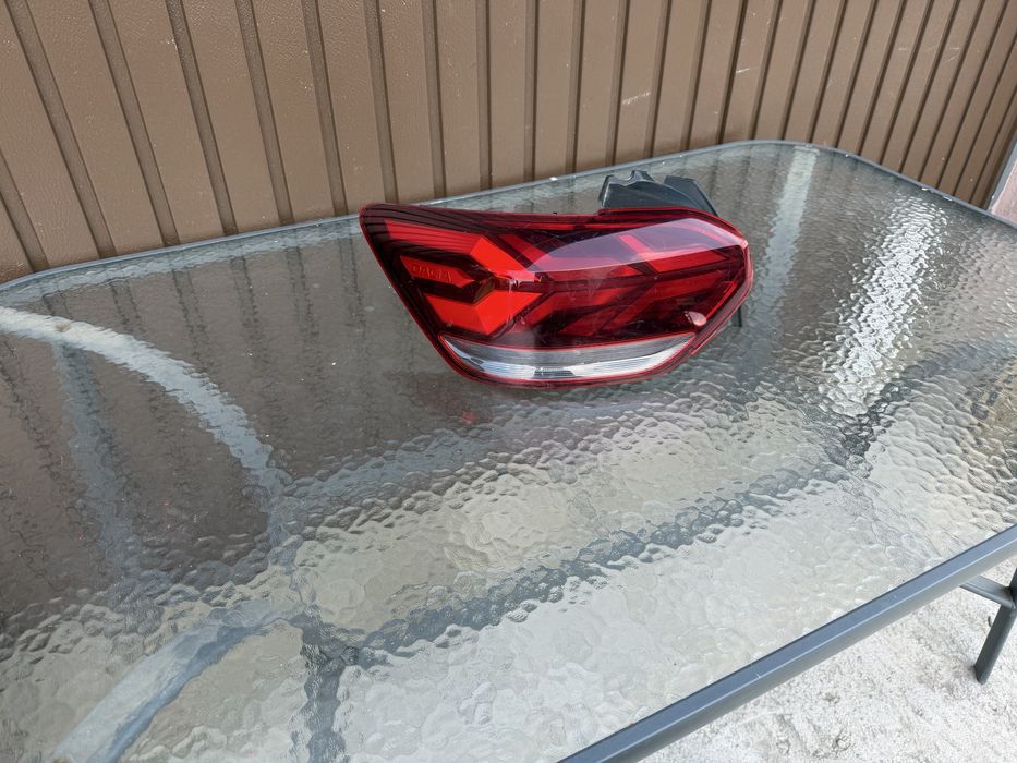 Stop stanga dacia logan 3