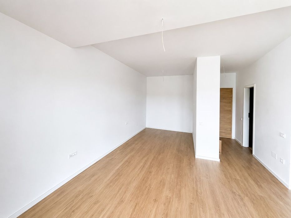 Persoana fizica vand apartament