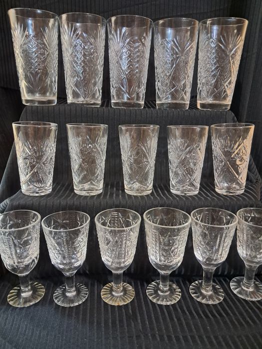 Продам хрустальную посуду.