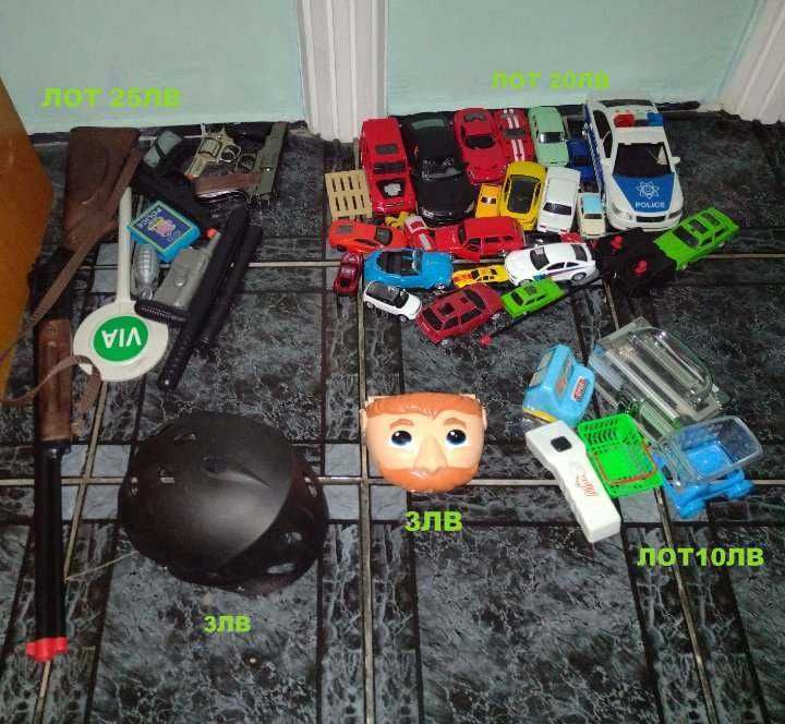 играчки и дрехи за момче