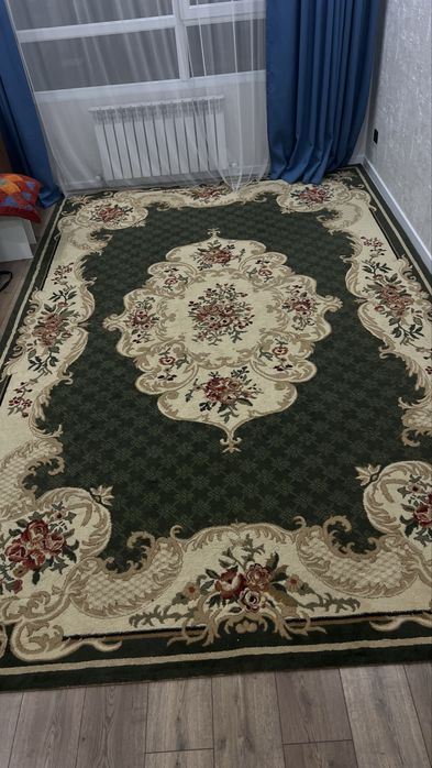 Продам ковер б/у