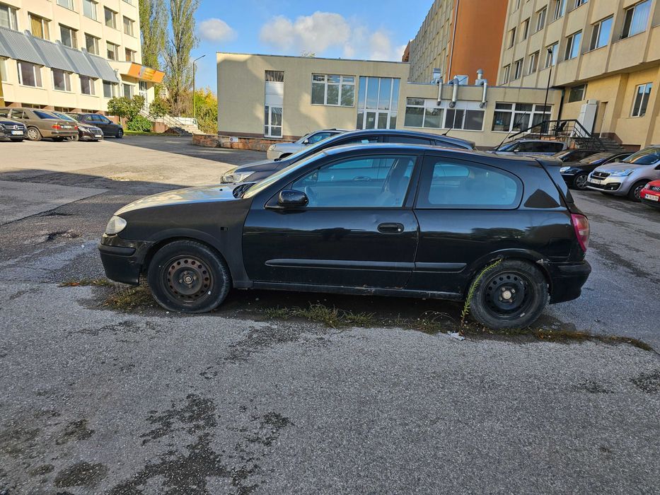 Нисан Aлмера цял за части!