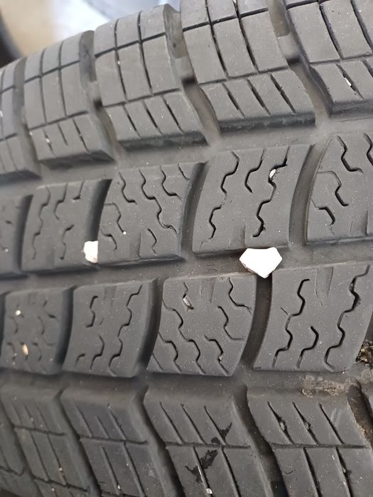 Гуми 225/75/16С  Вредештайн