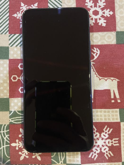 Продавам телефон HUAWEI P-SMART  Z