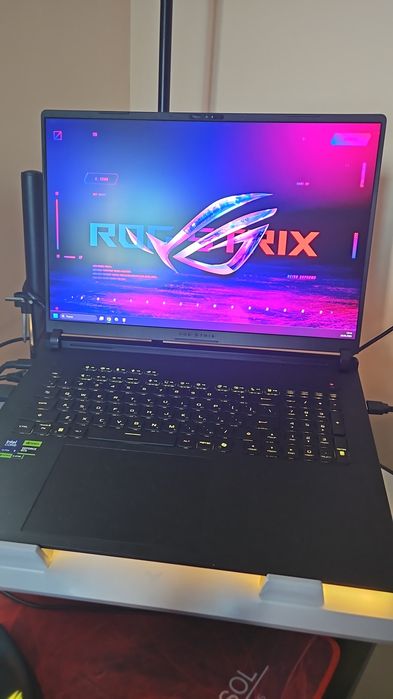 Ноутбук Asus ROG strix g18