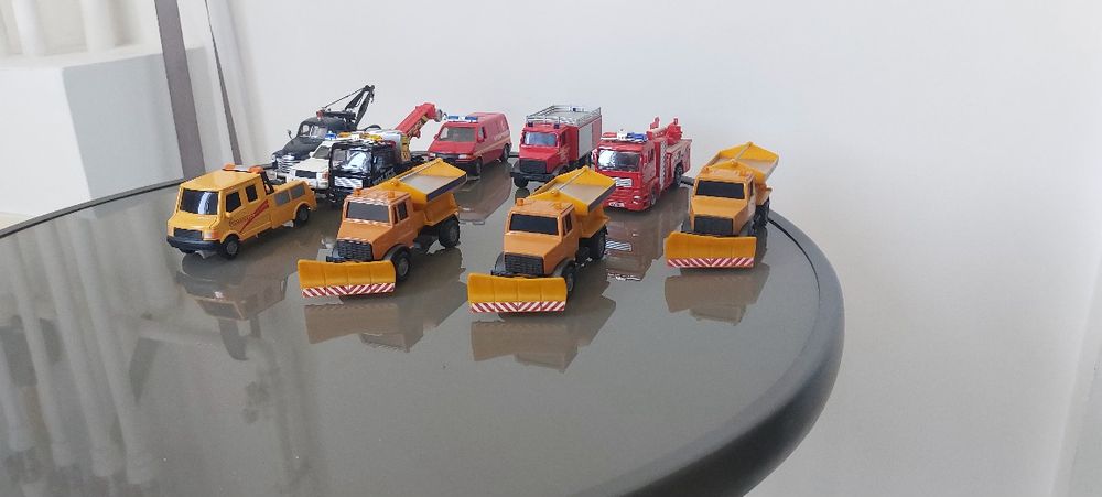 Vw,Mercedes machete 1/43 utilitare