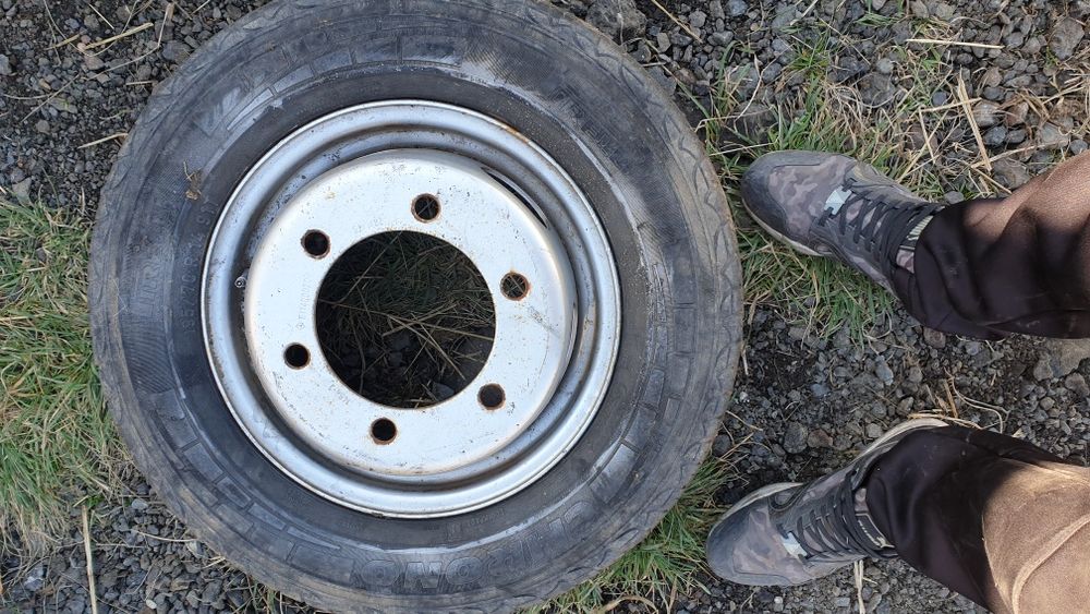 Джанта с гума 195 70 14 пирели