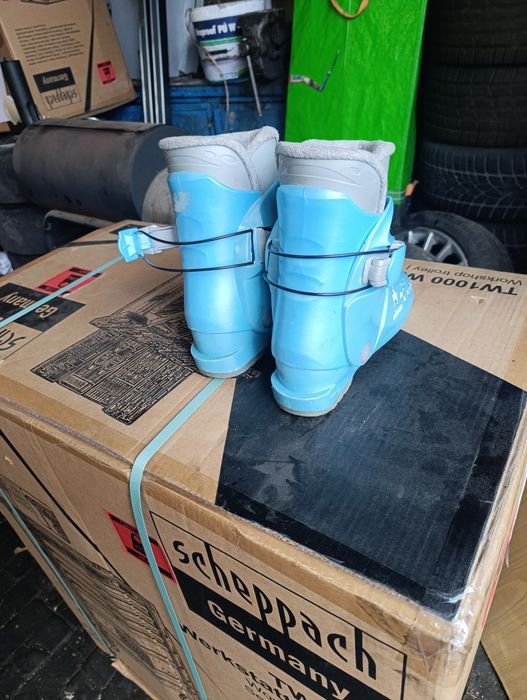 Детски ски и обувки