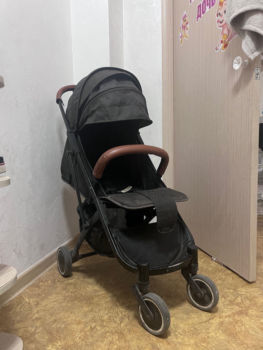 Коляска прогулочная