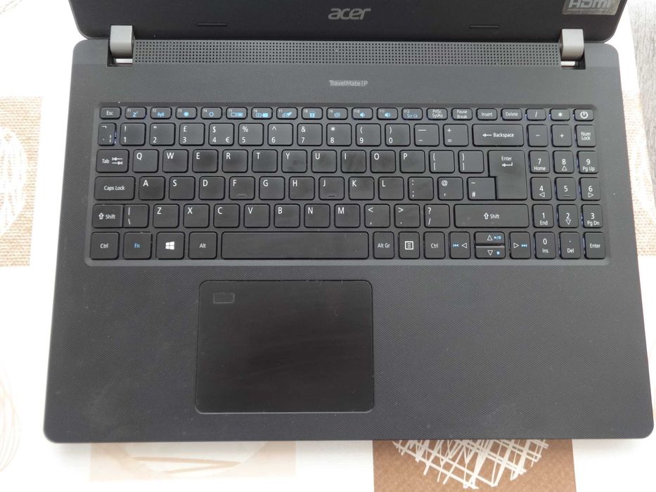 Мощен лаптоп Acer Travelmate P215-52 i7-10510U/RAM 8GB/SSD 256GB NVMe