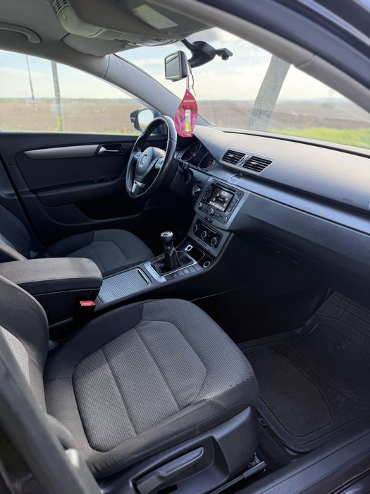 Volkswagen Passat B7 2.0 TDI 140CP 2012
