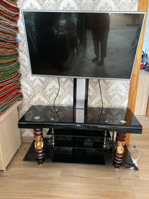 Подставка под телевизор