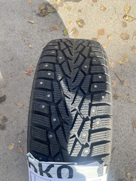 Продам новую зимнюю шипованную шину Ikon Tyres Character Ice 7