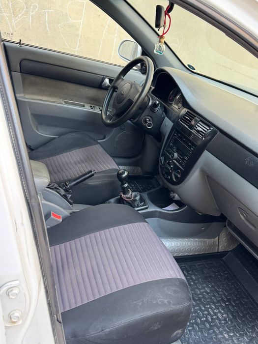 lasetti 1.6 sotiladi