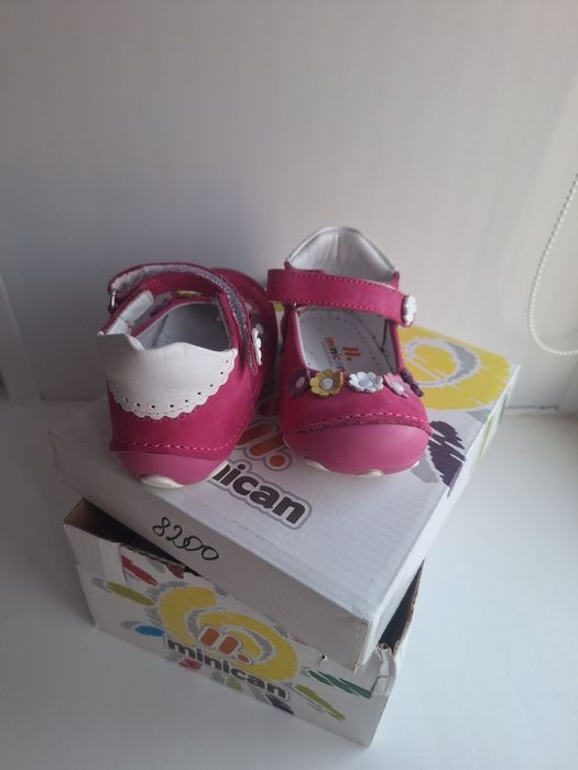 Сандалии для девочки