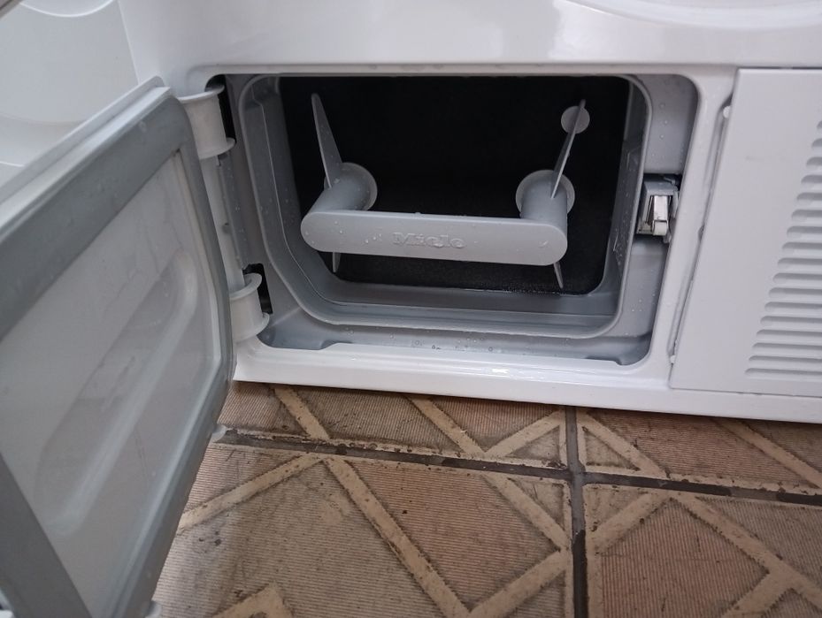 Сушилня с термопомпа Миеле Miele T1  Best Friend 8кг А+++ 2годГаранция