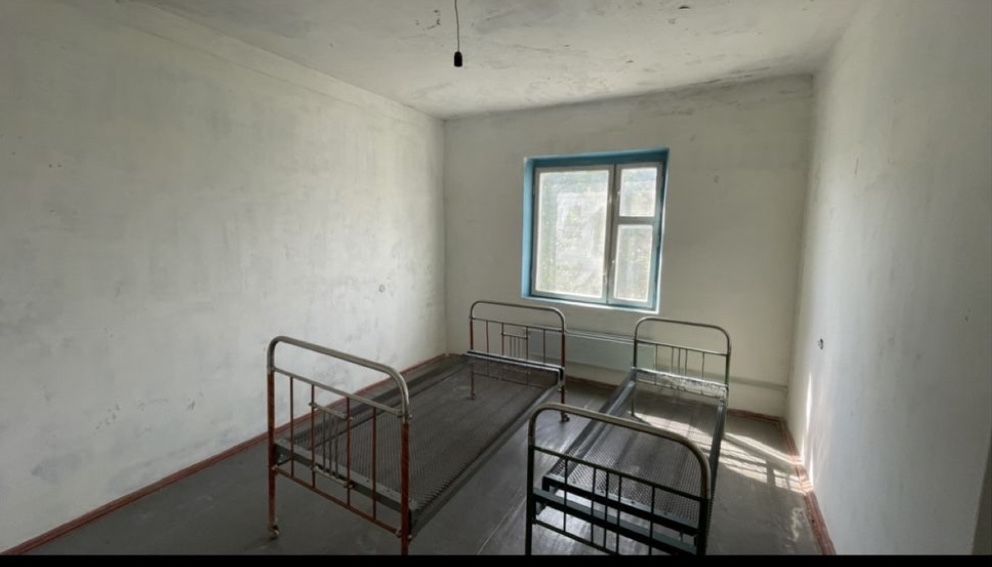Kvartira sotiladi Chorvoqda 3 xonali (Primorskiyda)