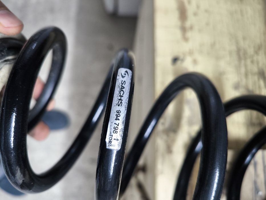 Пружини за Passat B7