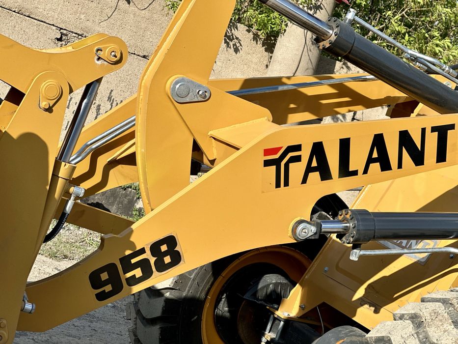 Фронтальный погрузчик Талант 958 1.2куб