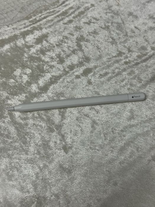 СРОЧНО Apple Pencil Usb C , Apple EarPods Usb Type C (оригинал)