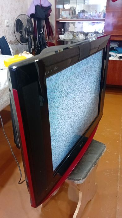 Телевизор LG,в хорошем состаянии