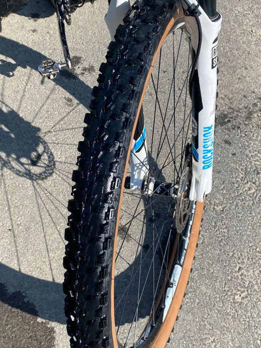 MTB hardtail Canyon full carbon