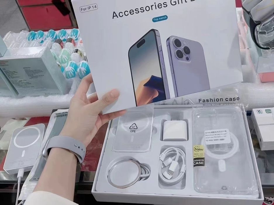 Подарочный комплект аксессуаров для 15 Pro Max и iPhone 16 Pro Max