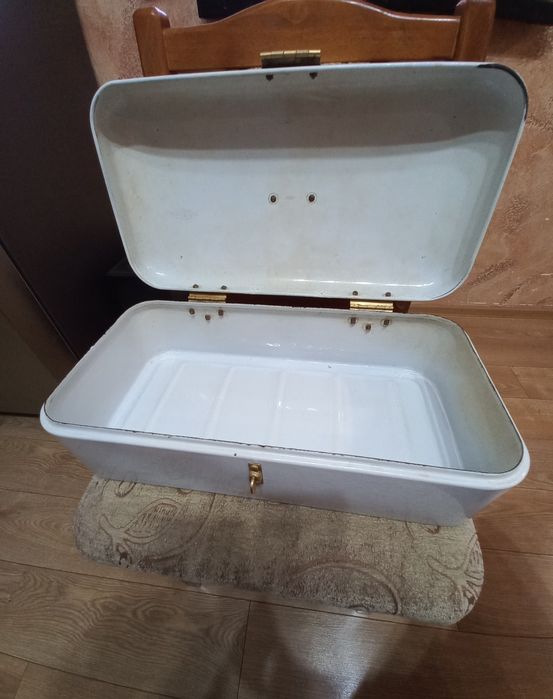 Емайлирана кутия за хляб 1920г.