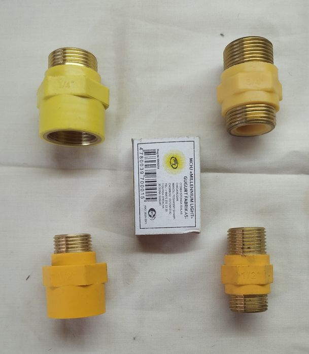 Муфта диэлектрическая.