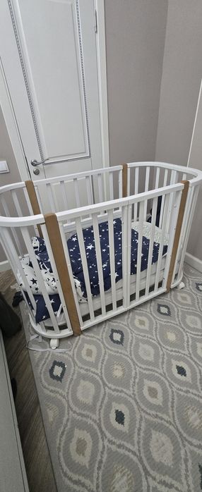 Продам кроватку из дерева