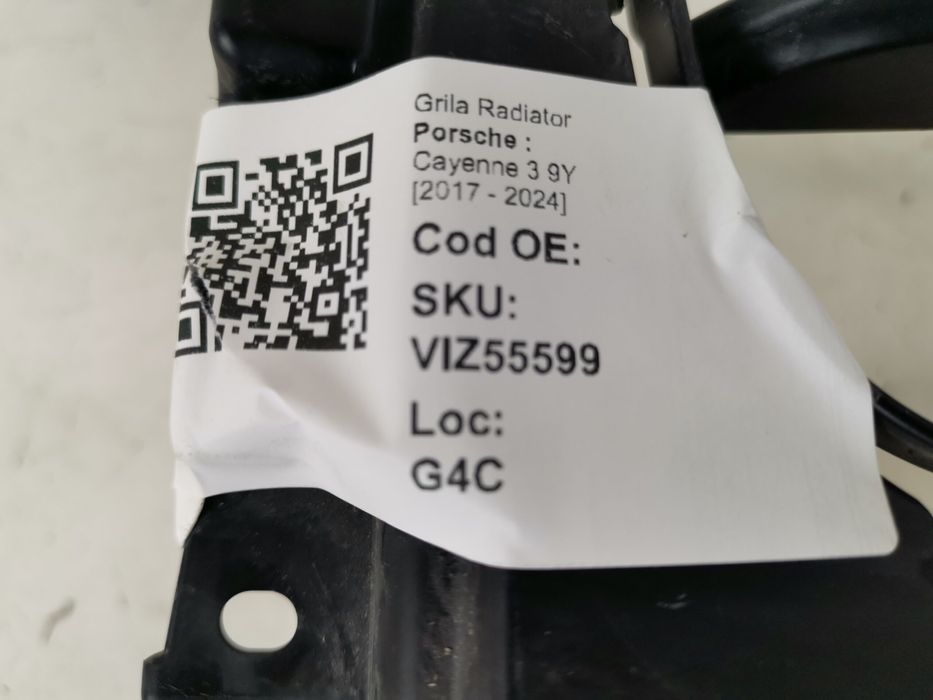 Порше Каен / Porsche Cayenne Оригинална предна решетка за радиатор в д