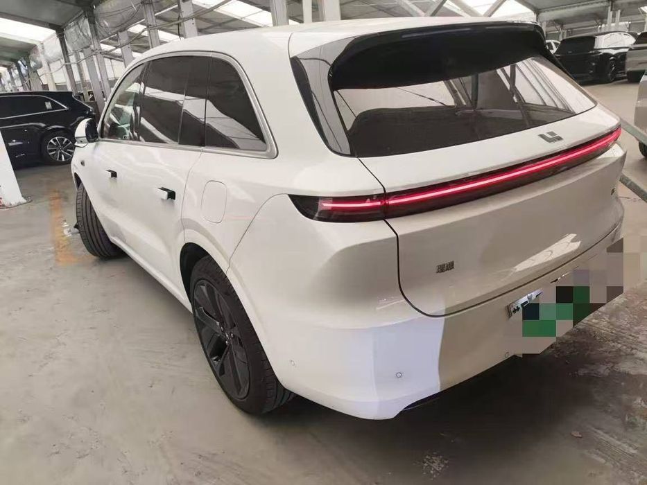 Lixiang L6 Max белый кузов