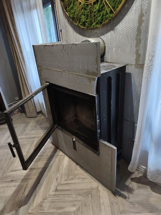 Focar șemineu Lucy 15, folosit, stare foarte buna.
