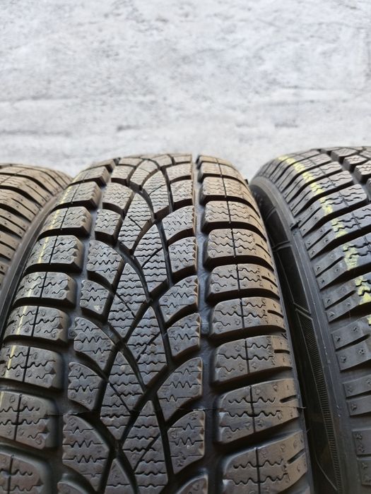 4 anvelope iarna ca si noi DUNLOP runflat 175/60/16 DOT 2019 PRET PER
