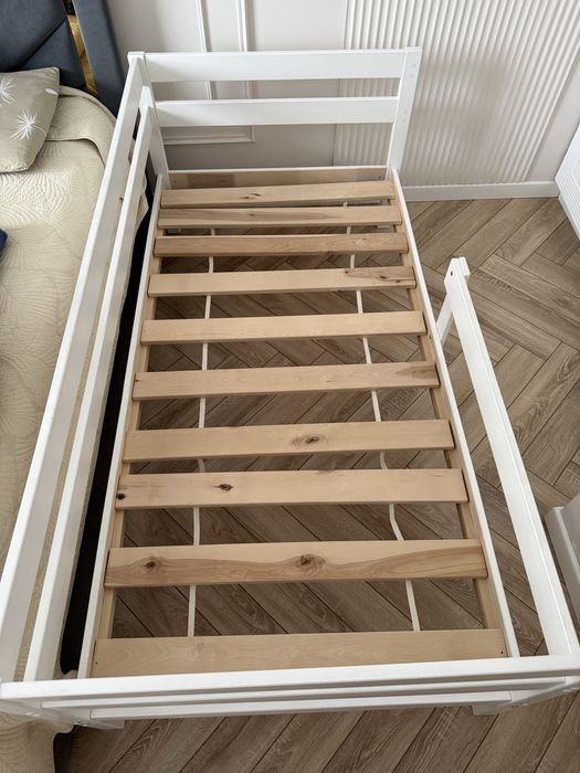 Кроват 180*90 плюс ортопедический матрас