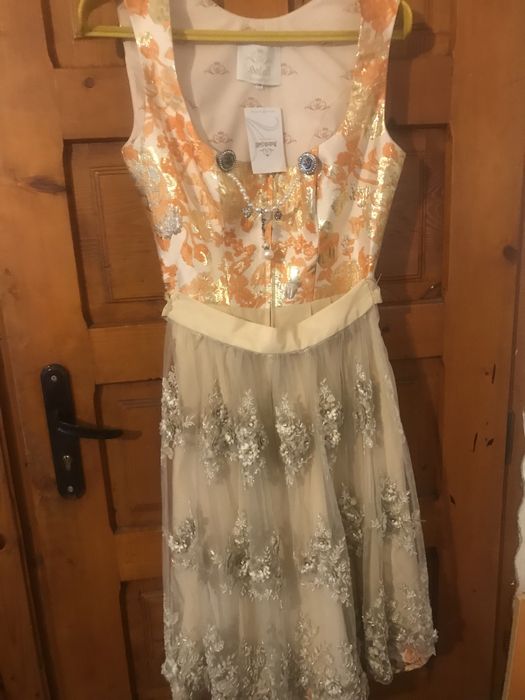 Уникална чисто нова немска носия