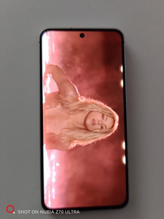 Практически новый Samsung S24 fe!