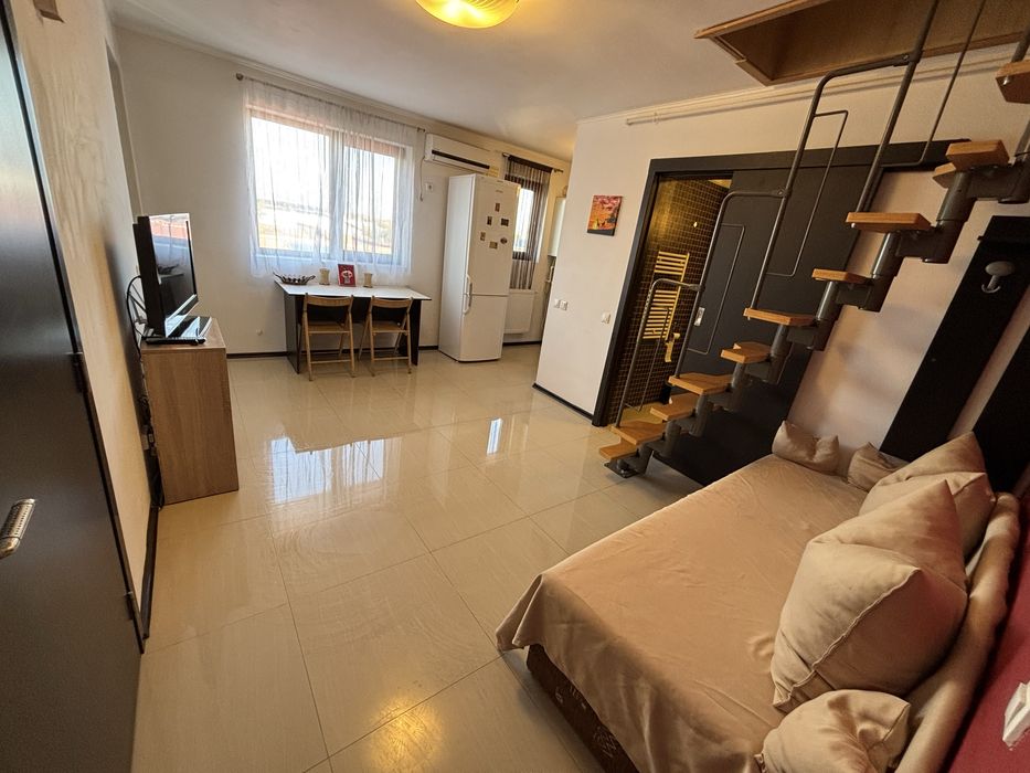 Particular inchiriez apartament 3 camere / duplex